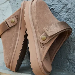 Mens UGG® Goldencoast II Clog - Caribou