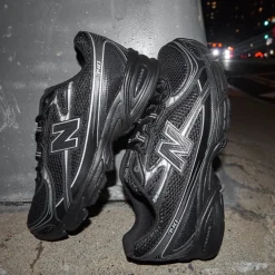 New Balance 740 Athletic Shoe - Black / Silver Metallic