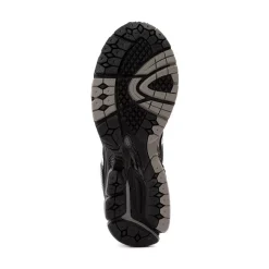 New Balance 860v2 Athletic Shoe - Black / Silver Metallic