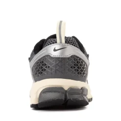 Nike Vomero 5 Athletic Shoe - Big Kid - Iron Grey / Chrome / Metallic Silver