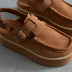 Womens Clarks Meare Easy Elevated Sandal - Tan
