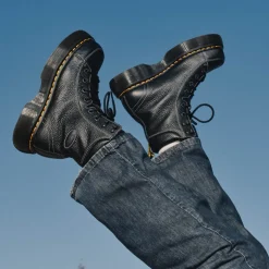 Womens Dr. Martens Buzz 8-Eye Boot - Black