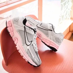 Womens Nike Zoom Vomero 5 Athletic Shoe - Photon Dust / Metallic Silver / Pink Foam